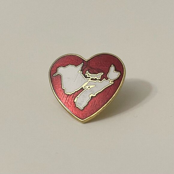 Vtg Tri Mar Dartmouth Pin Heart Shape PInback - Picture 2 of 9